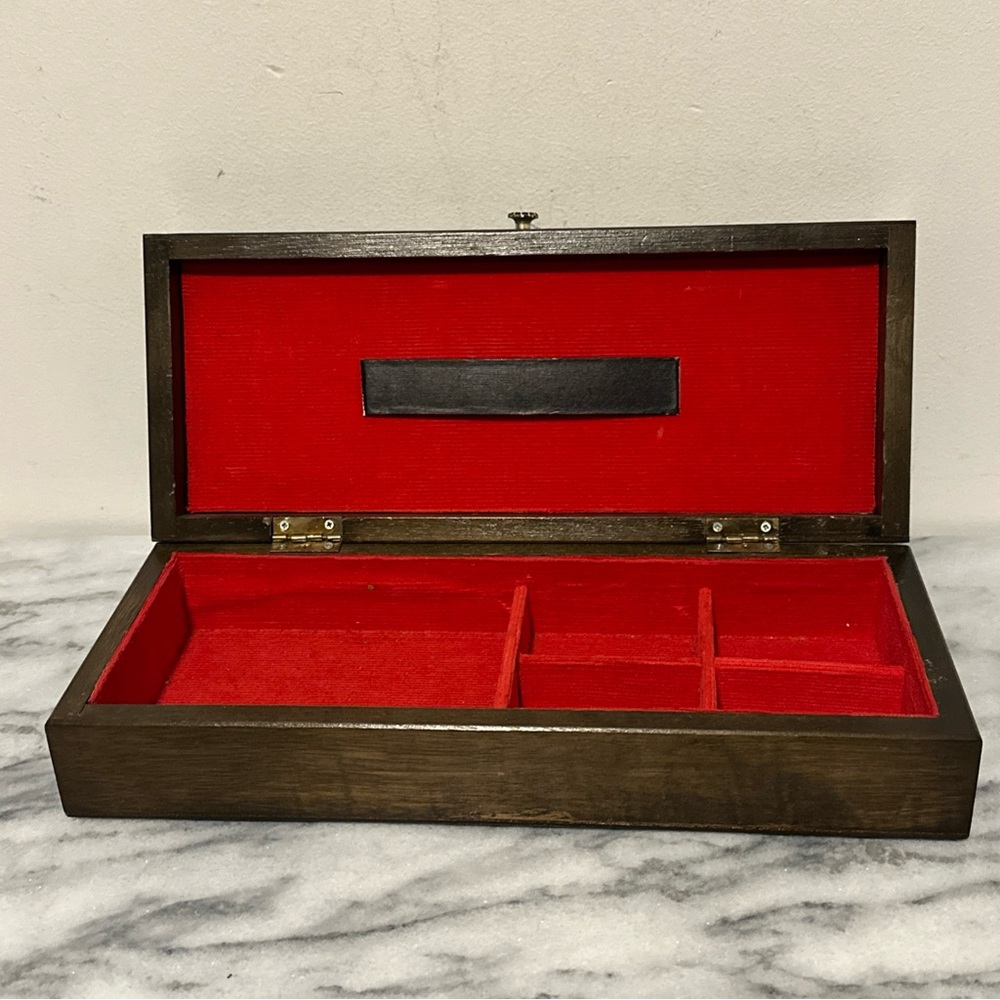 Wooden pirates chest jewelry Box sailboat/ sailboat wheel details - Picture 4 of 16